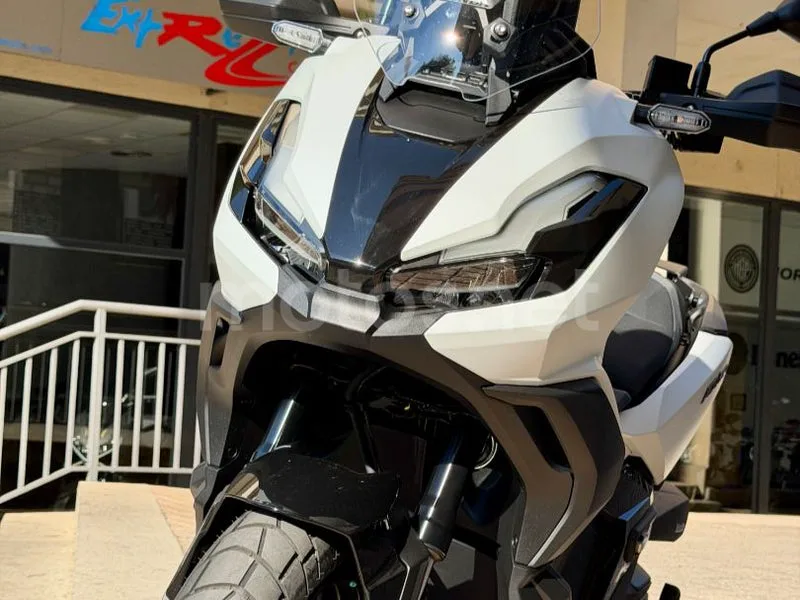 Honda ADV350 - Vista 17
