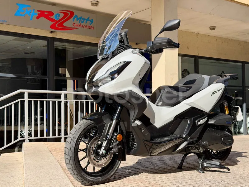 Honda ADV350 - Vista 3