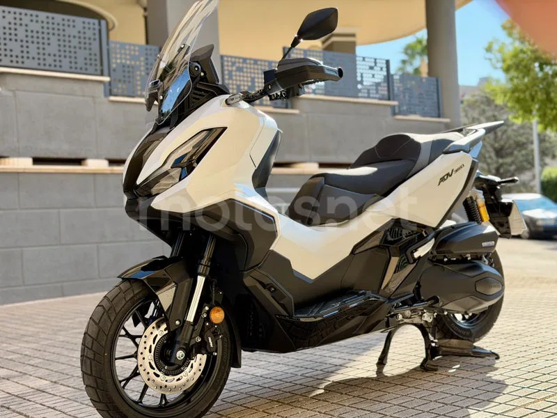 Honda ADV350 - Vista 22