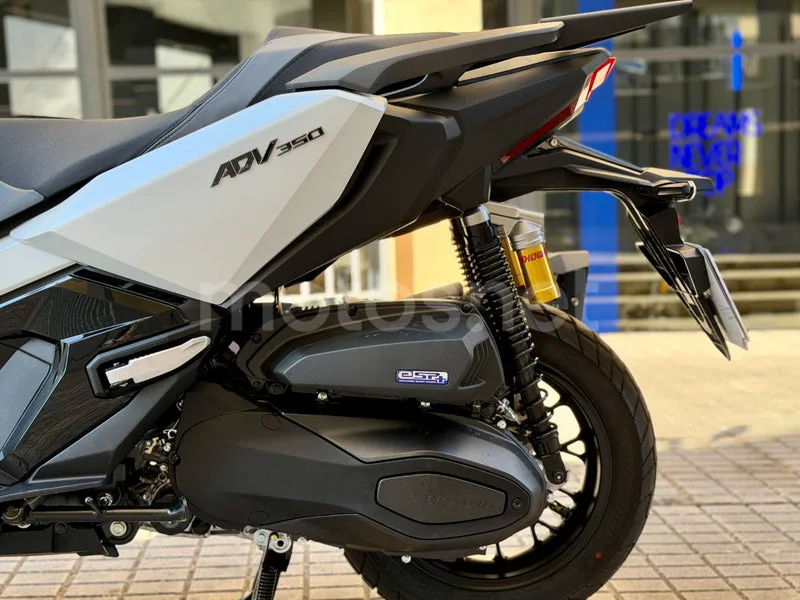 Honda ADV350 - Vista 25