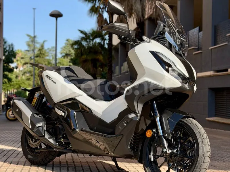 Honda ADV350 - Vista 35