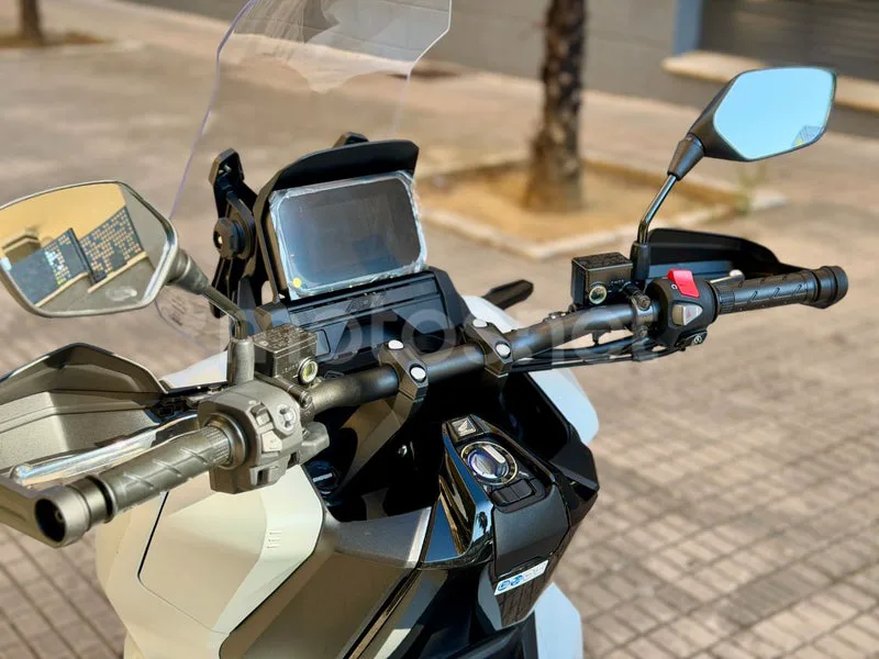 Honda ADV350 - Vista 39