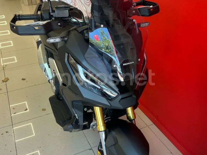Honda X-ADV - Vista 6