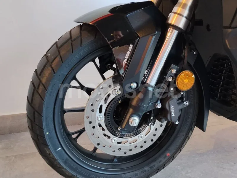 Honda ADV350 - Vista 11