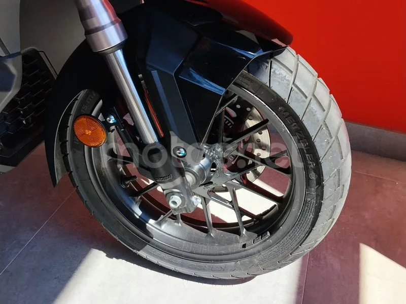 Honda ADV350 - Vista 15