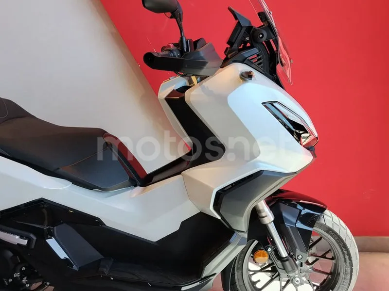 Honda ADV350 - Vista 19