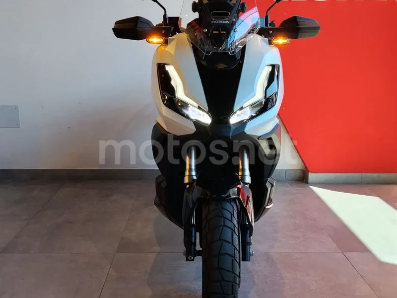 Honda ADV350 - Vista 3