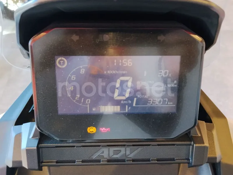 Honda ADV350 - Vista 6