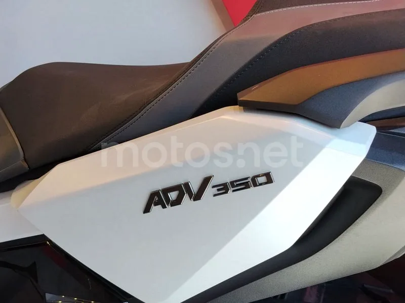 Honda ADV350 - Vista 7