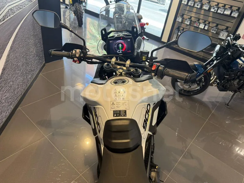 Triumph Tiger 900 - Vista 4