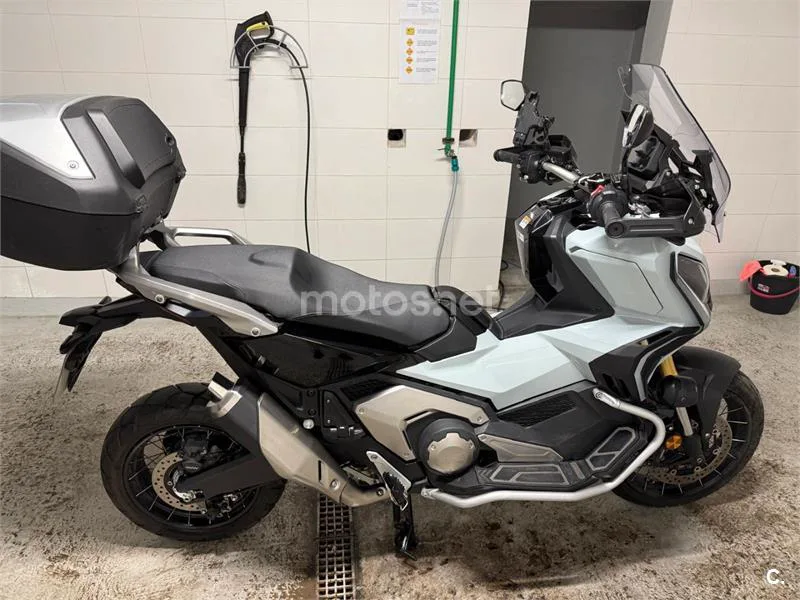 Honda X-ADV - Vista 7