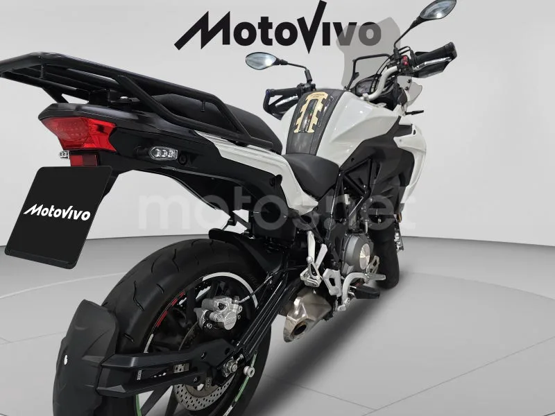 Benelli TRK 502 - Vista 3