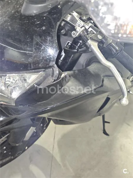 Honda CBR1000RR Fireblade - Vista 5