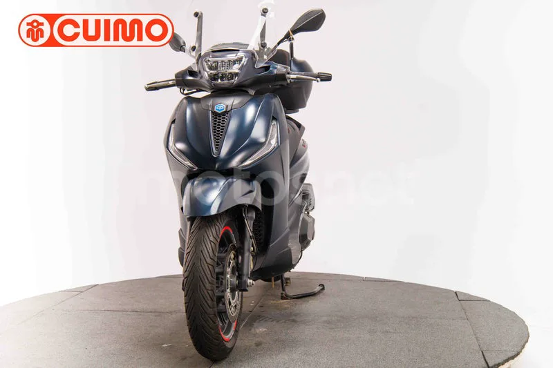 Piaggio Beverly 400 - Vista 10