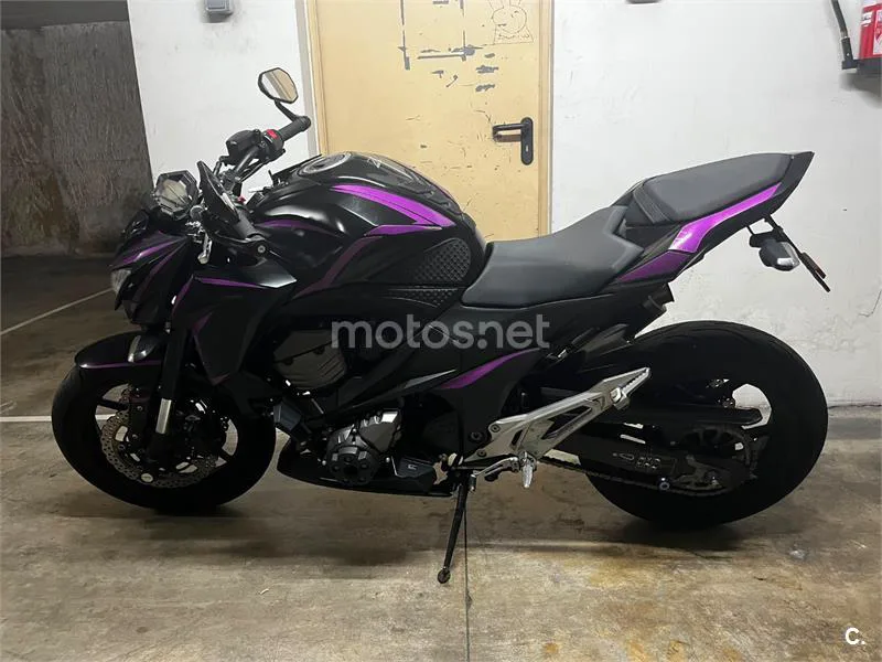 Kawasaki Z800 - Vista 3