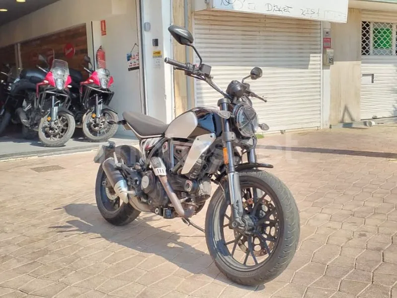 Ducati Scrambler - Vista 4