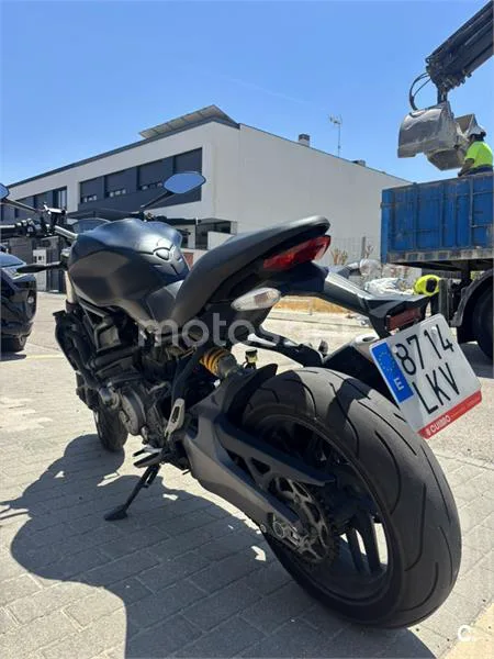 Ducati Monster 821 - Vista 6