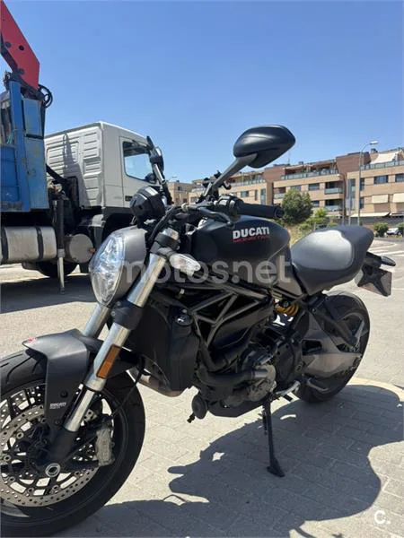 Ducati Monster 821 - Vista 7