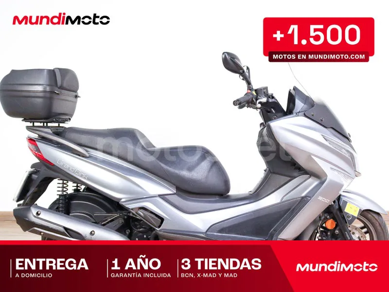 Kymco Grand Dink 300 2299 € 2016 Madrid - 1