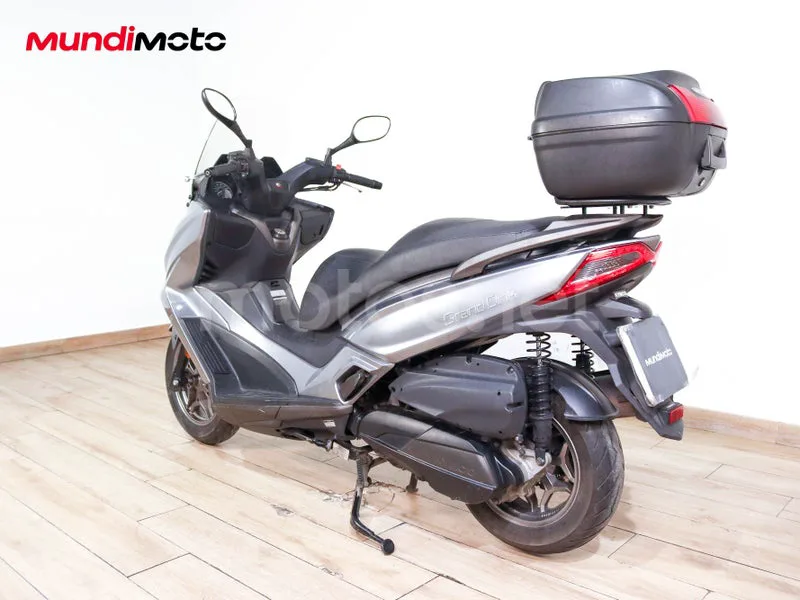 Kymco Grand Dink 300 - Vista 8