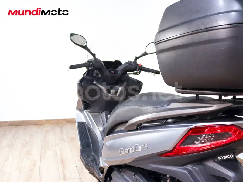 Kymco Grand Dink 300 - Vista 9