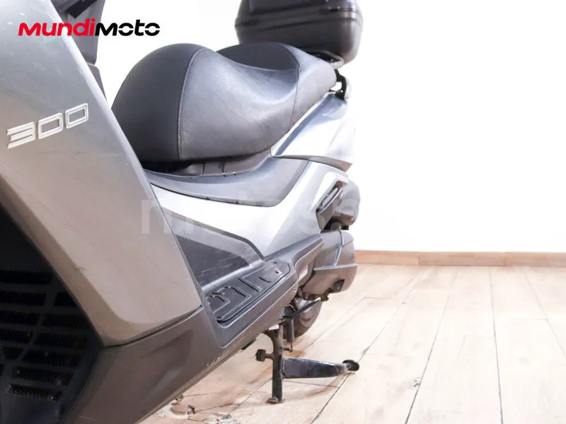 Kymco Grand Dink 300 - Vista 10
