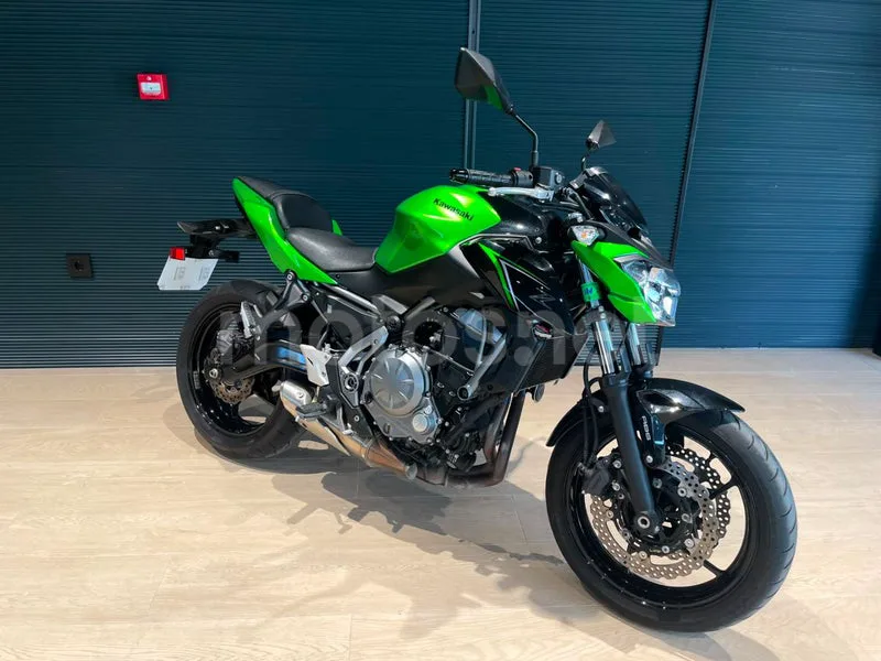 Kawasaki Z650 - Vista 3