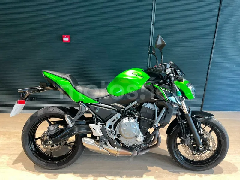 Kawasaki Z650 - Vista 4