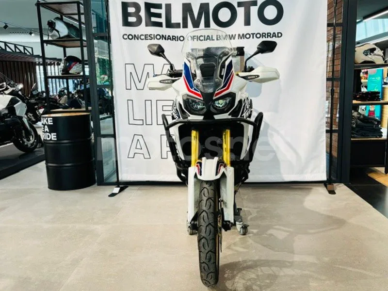 Honda CRF1000L Africa Twin - Vista 3