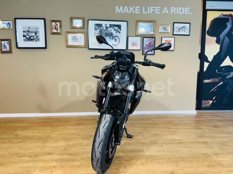 BMW F 900 R - Vista 3