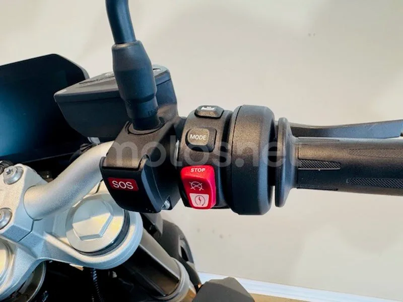 BMW F 900 R - Vista 9