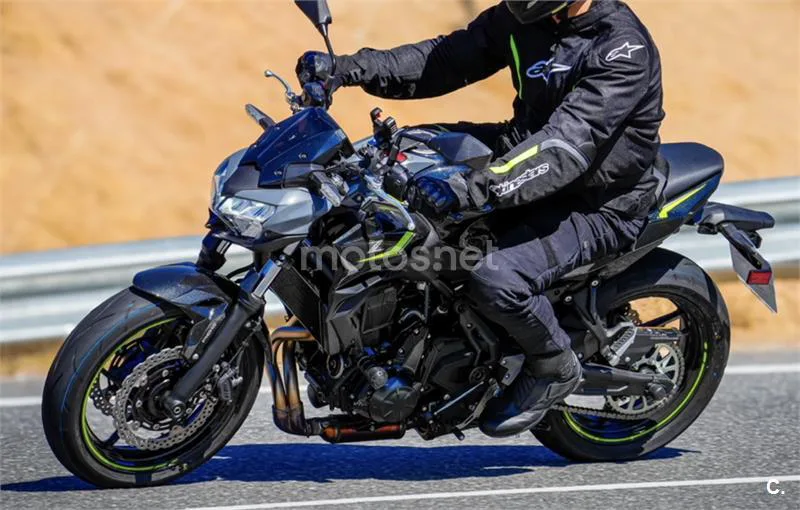 Kawasaki Z650 - Vista 3