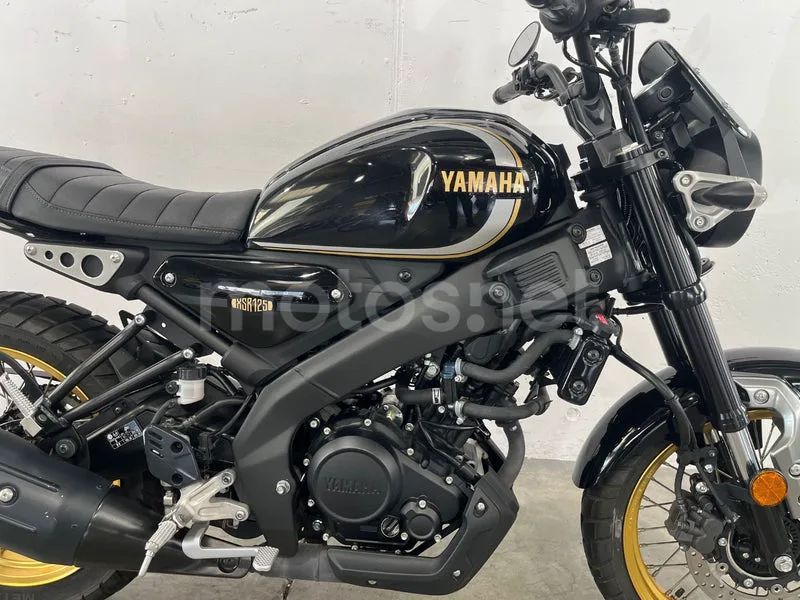 Yamaha XSR125 - Vista 12