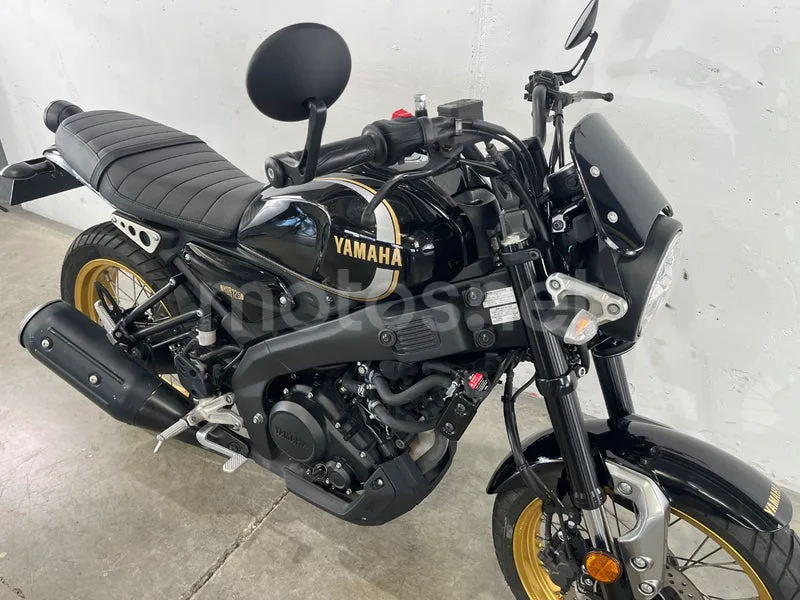 Yamaha XSR125 - Vista 15