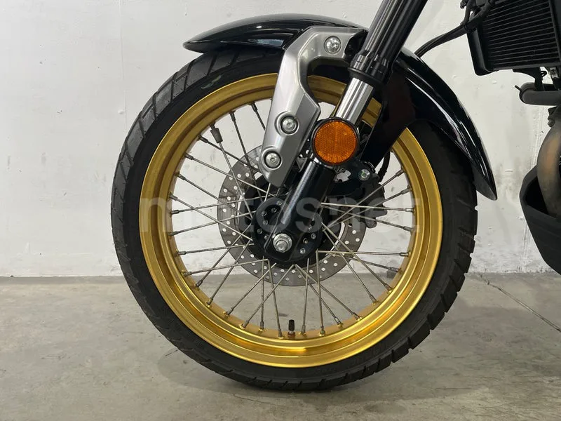 Yamaha XSR125 - Vista 18