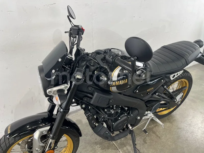 Yamaha XSR125 - Vista 21