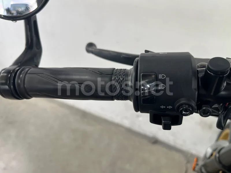 Yamaha XSR125 - Vista 24