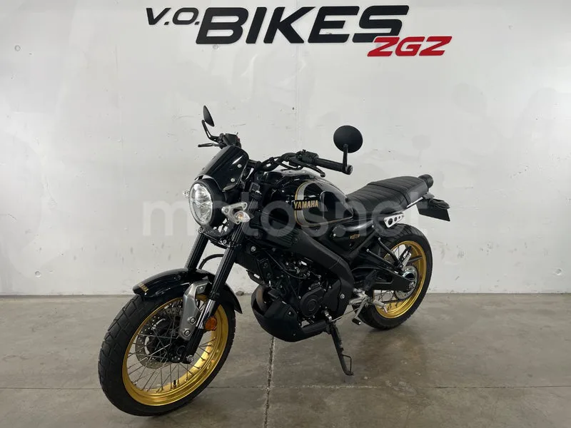 Yamaha XSR125 - Vista 5