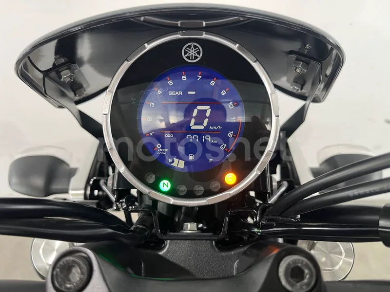 Yamaha XSR125 - Vista 10