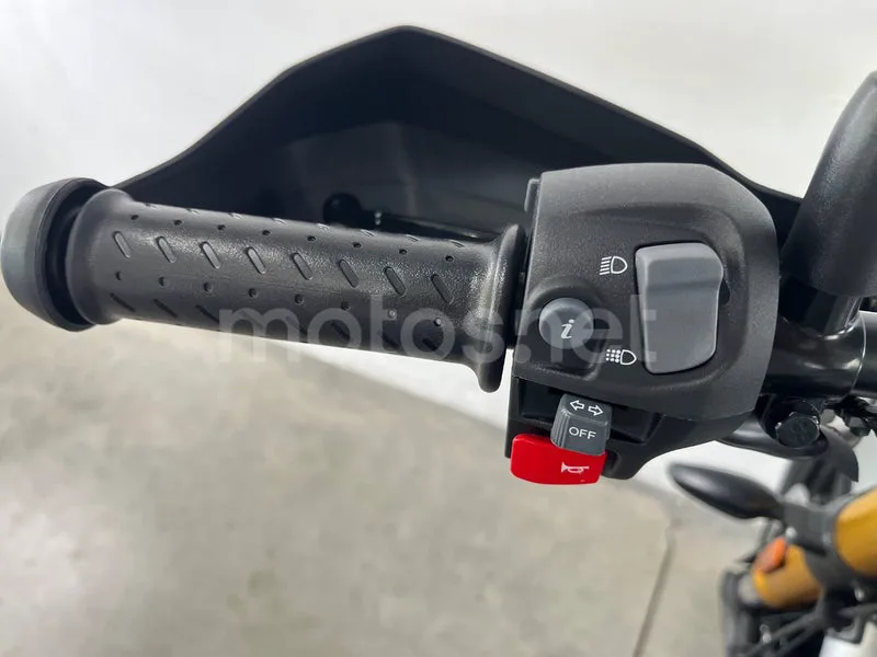Triumph Scrambler 400 X - Vista 24