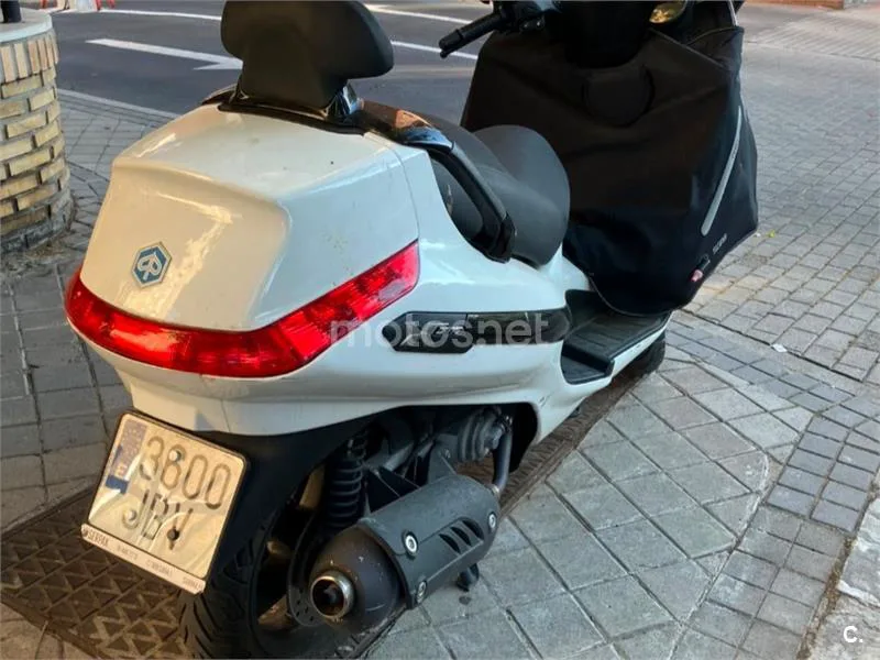 Piaggio XEvo 125 - Vista 6