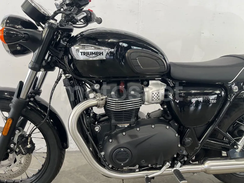 Triumph Bonneville T100 - Vista 19