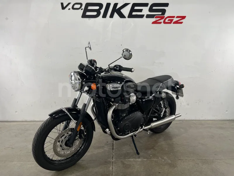Triumph Bonneville T100 - Vista 5