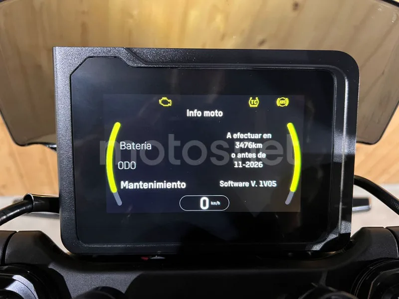 Husqvarna Svartpilen 401 - Vista 20