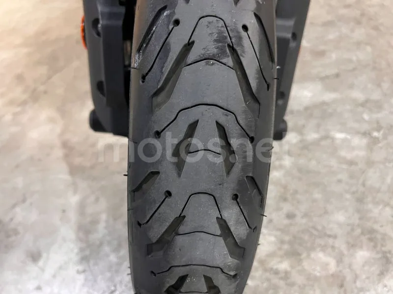 Husqvarna Svartpilen 401 - Vista 21