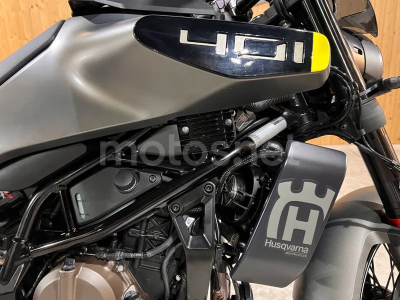 Husqvarna Svartpilen 401 - Vista 36