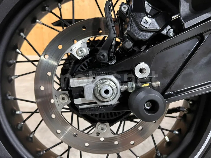 Husqvarna Svartpilen 401 - Vista 45