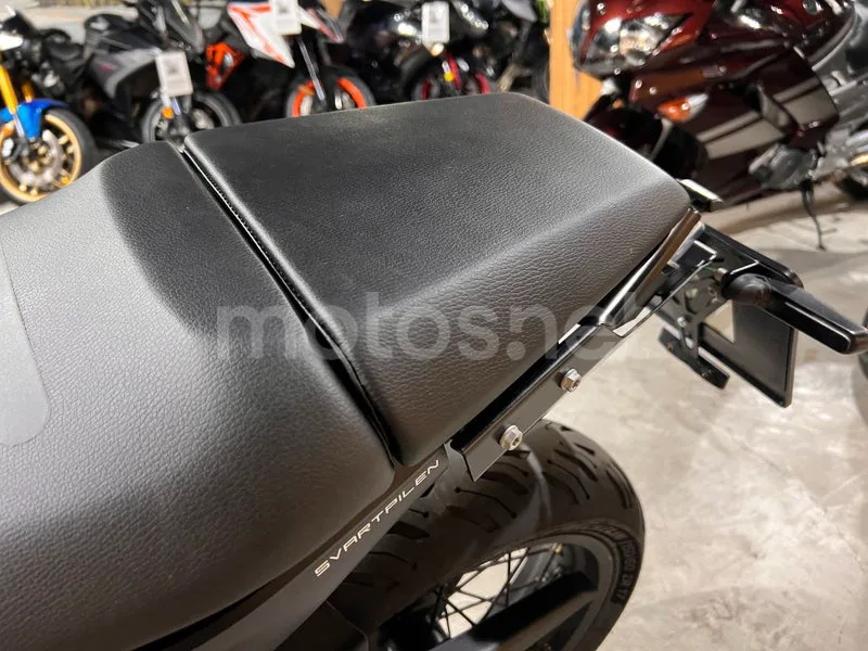 Husqvarna Svartpilen 401 - Vista 49