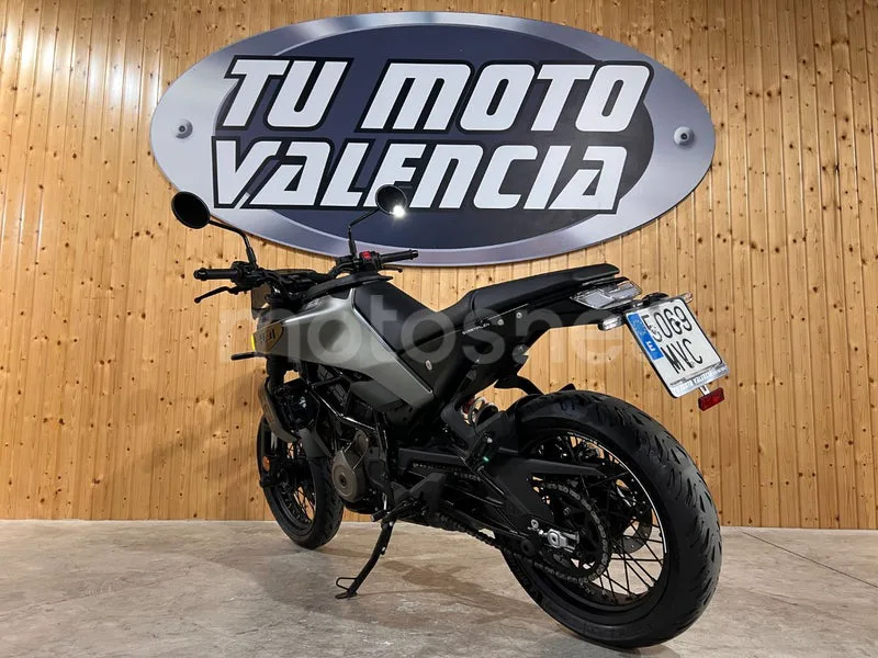 Husqvarna Svartpilen 401 - Vista 6