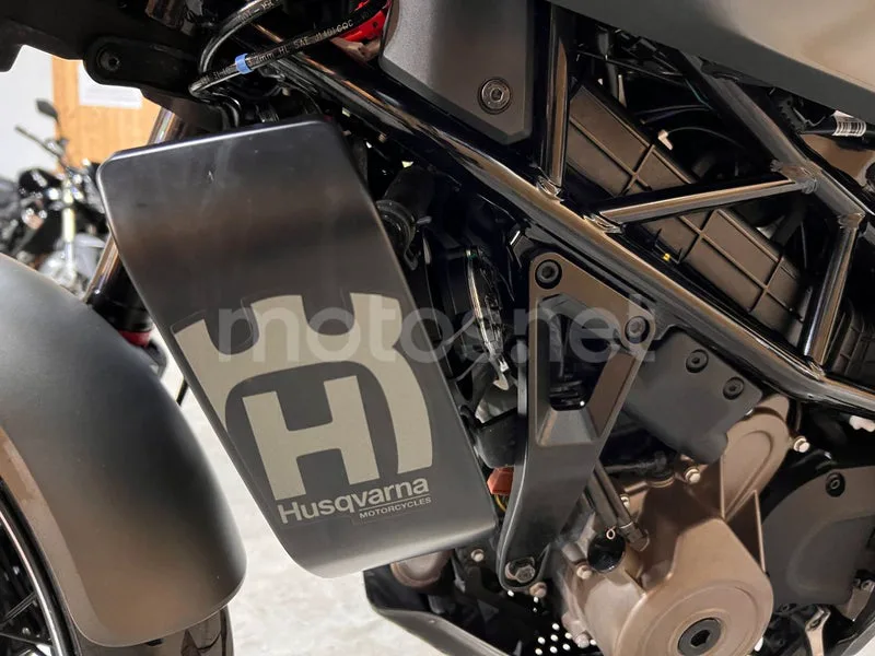 Husqvarna Svartpilen 401 - Vista 61